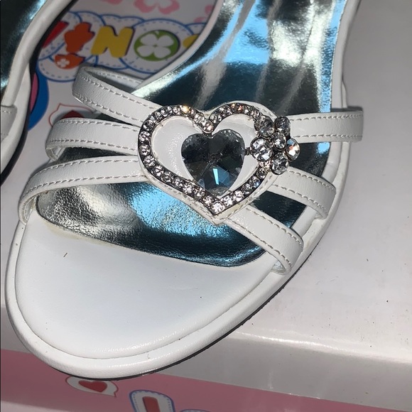 Little Girls Dress Sandals - Picture 4 of 4